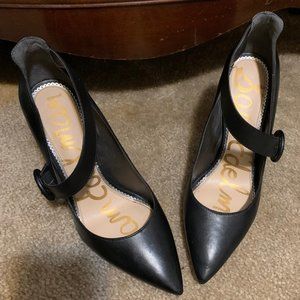 Gorgeous Sam Edelman "Hinda" Cross Strap Pumps - Size 8.5 - Edgy and Beautiful!